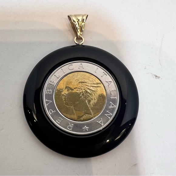 Milor Jewelry - Milor Italy 14K Gold & Onyx 500 Lira Coin Pendant – Vintage Italian Heritage
